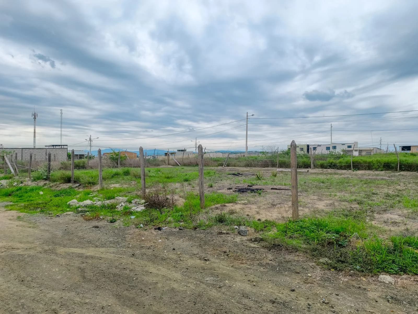 Terreno en venta en Manta, Manabí  240 mts2 en San Patricio 2 - 2