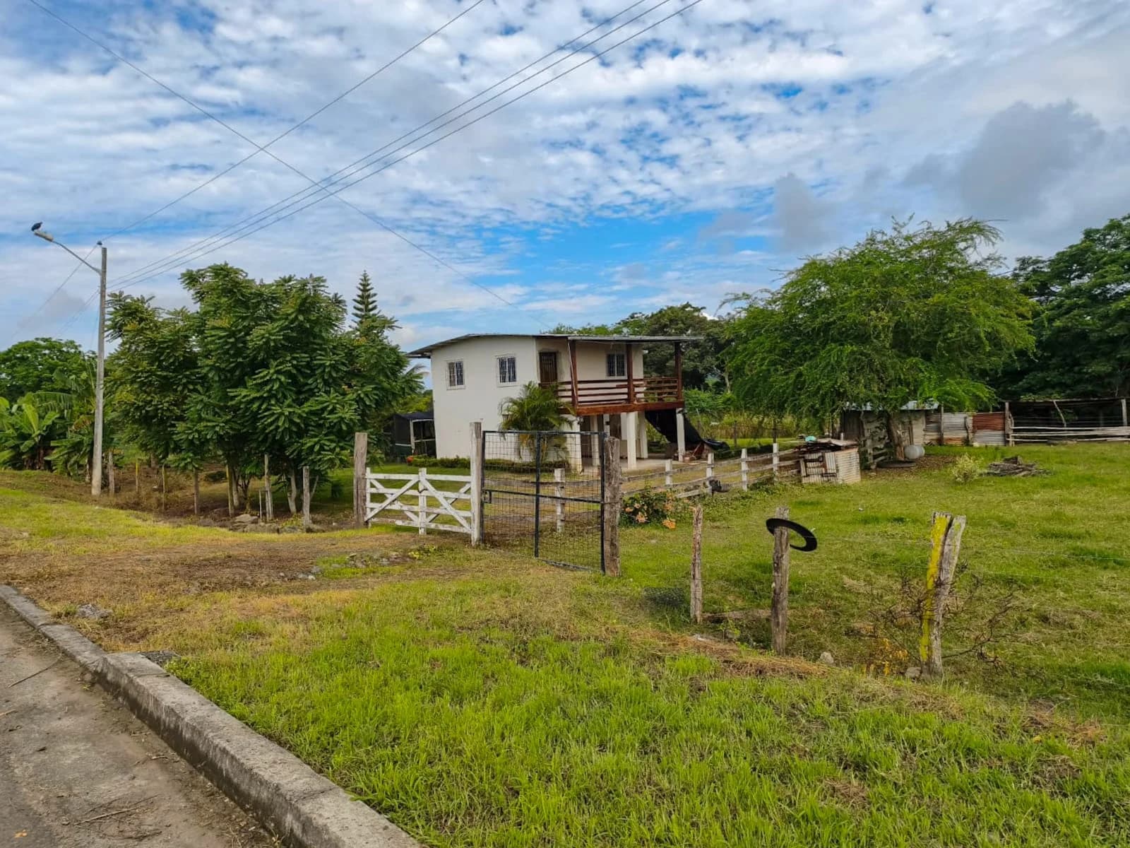 Casa en Venta de 4.000 m2 con Casa en Manabí Chone - Principal