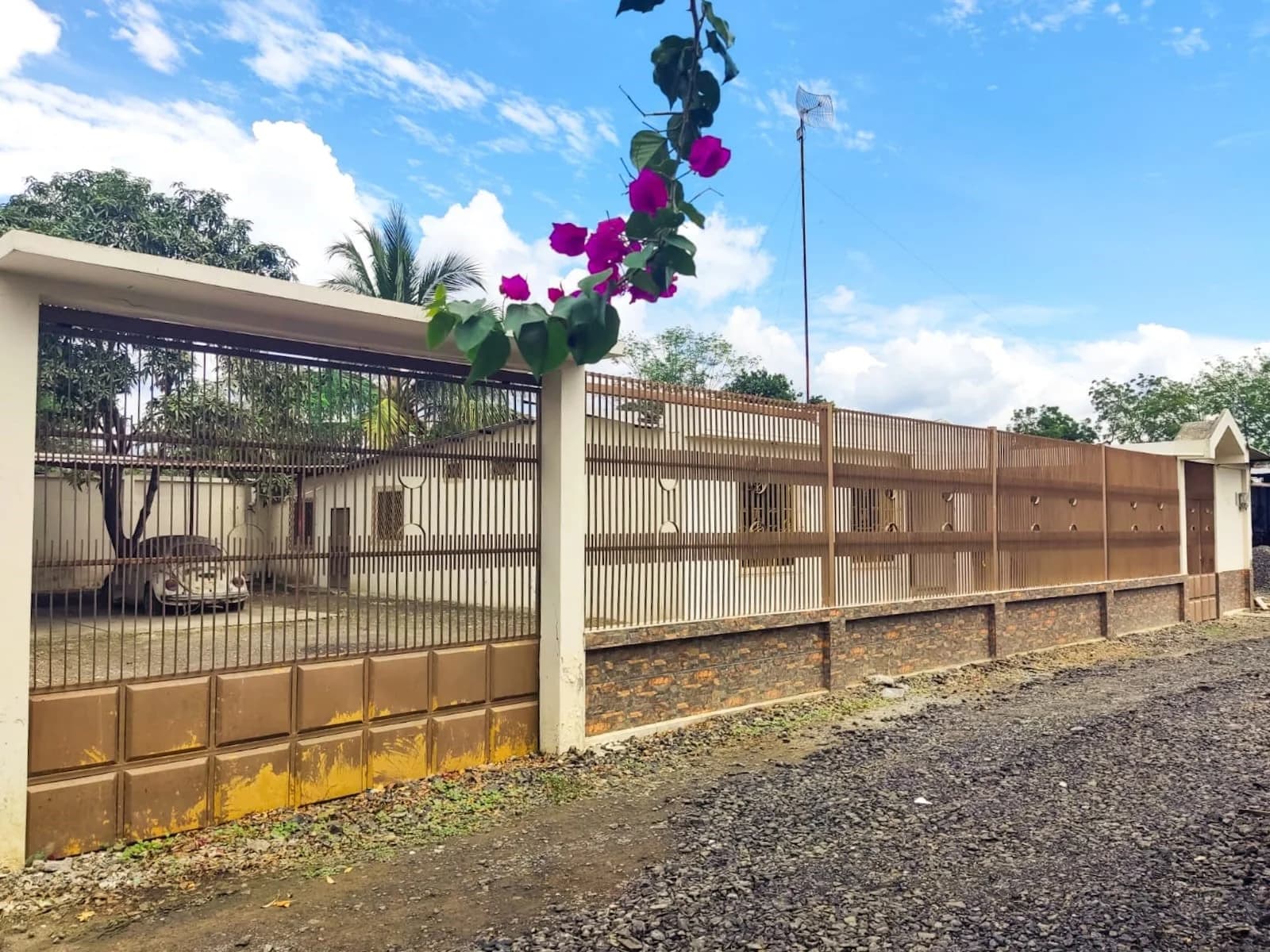 Casa en venta con 5 habitaciones - Principal