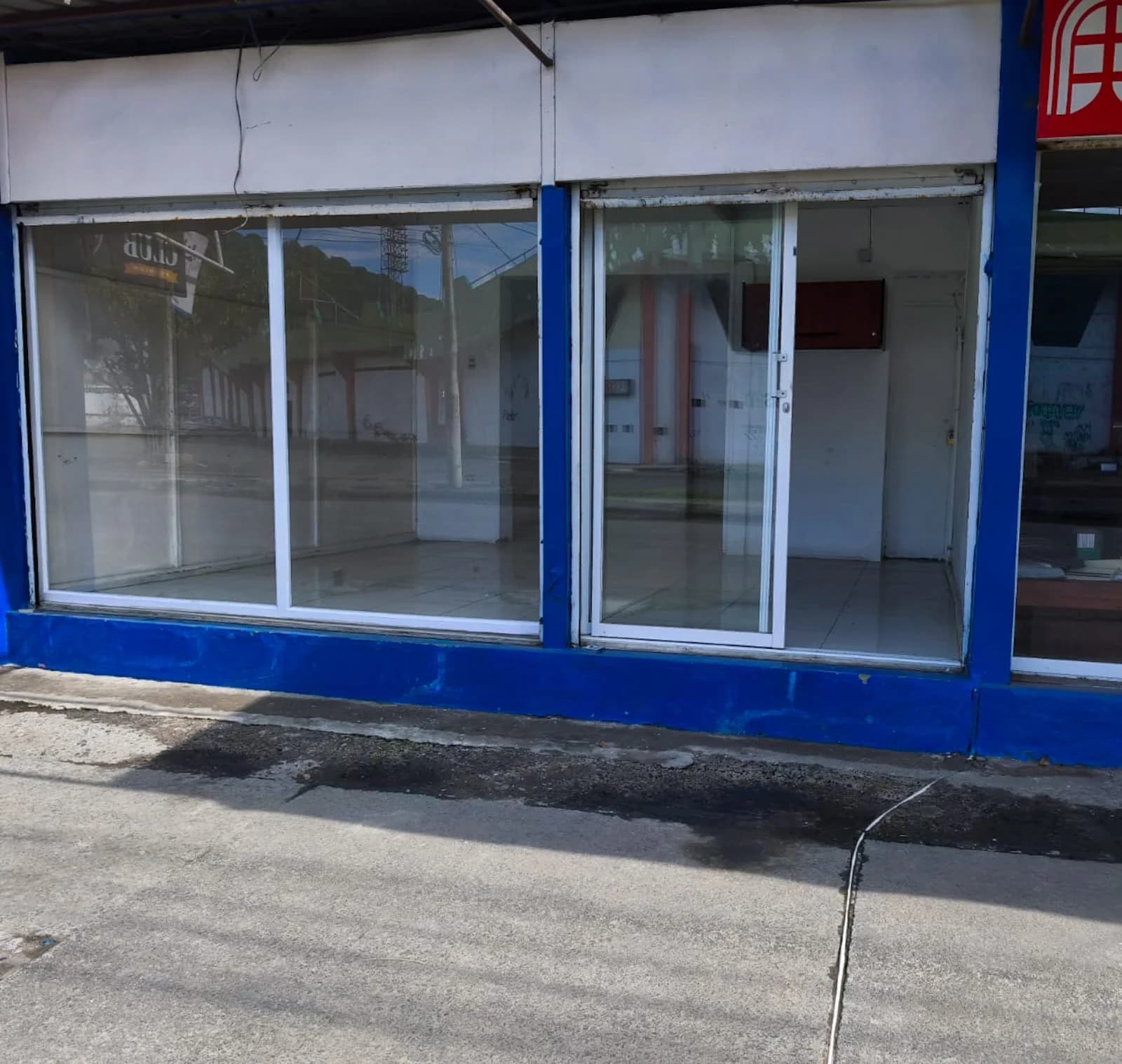 Local en alquiler en excelente zona comercial Portoviejo, Manabí - 2