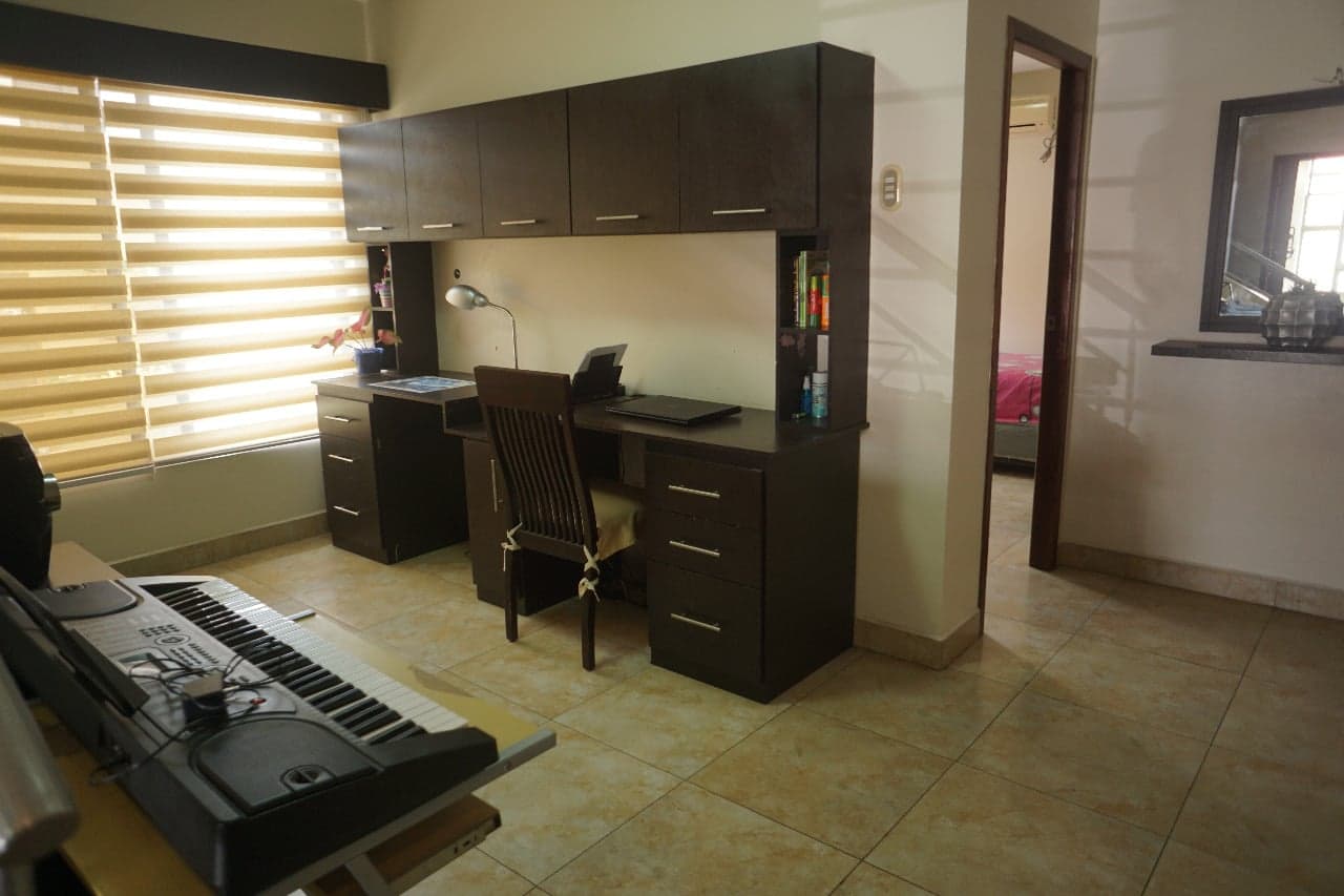 Venta de Casa en Portoviejo con 6 habitaciones, Manabi - 5