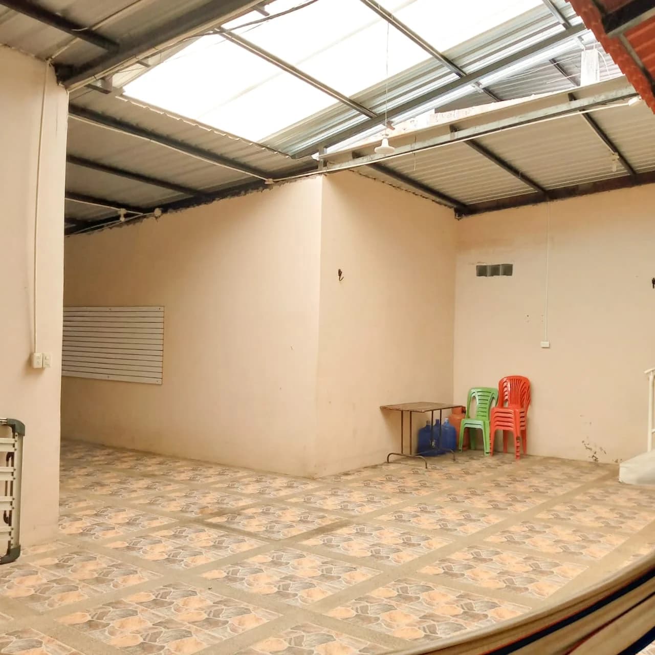 Venta de Casa 4 Dormitorios y con 2 Locales en Portoviejo, Ecuador - 4