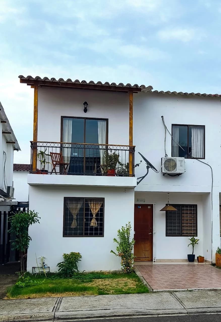 Prestamo hipotecario Casa en Venta con 3 dormitorios en urbanización - Principal