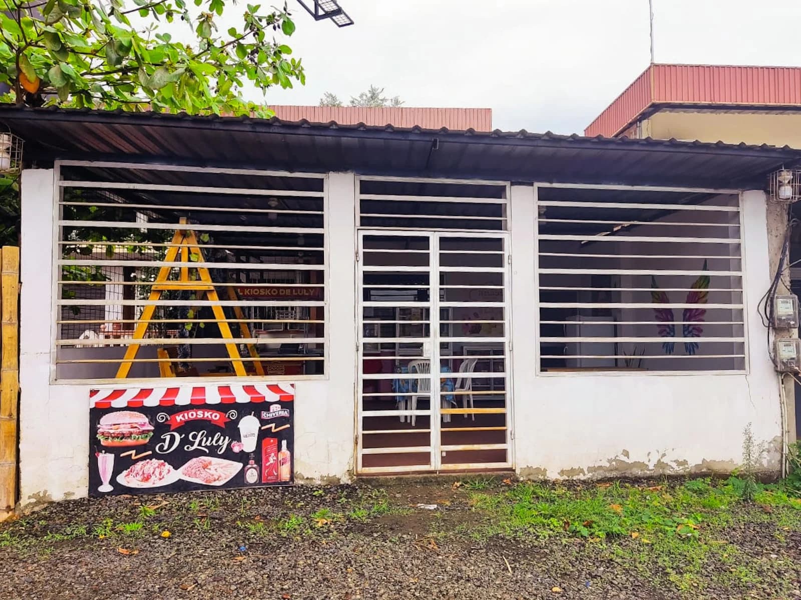 Terreno en venta de 2000 mts2 con casa 3 habitaciones y local Portoviejo, Manabi - 4