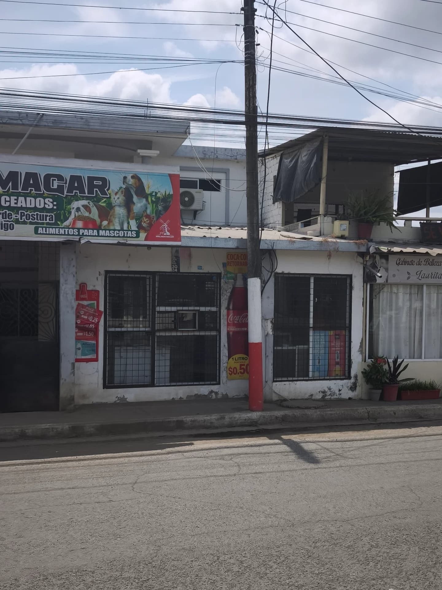 Casa para vivienda y negocio 4 habitaciones en Portoviejo - 2