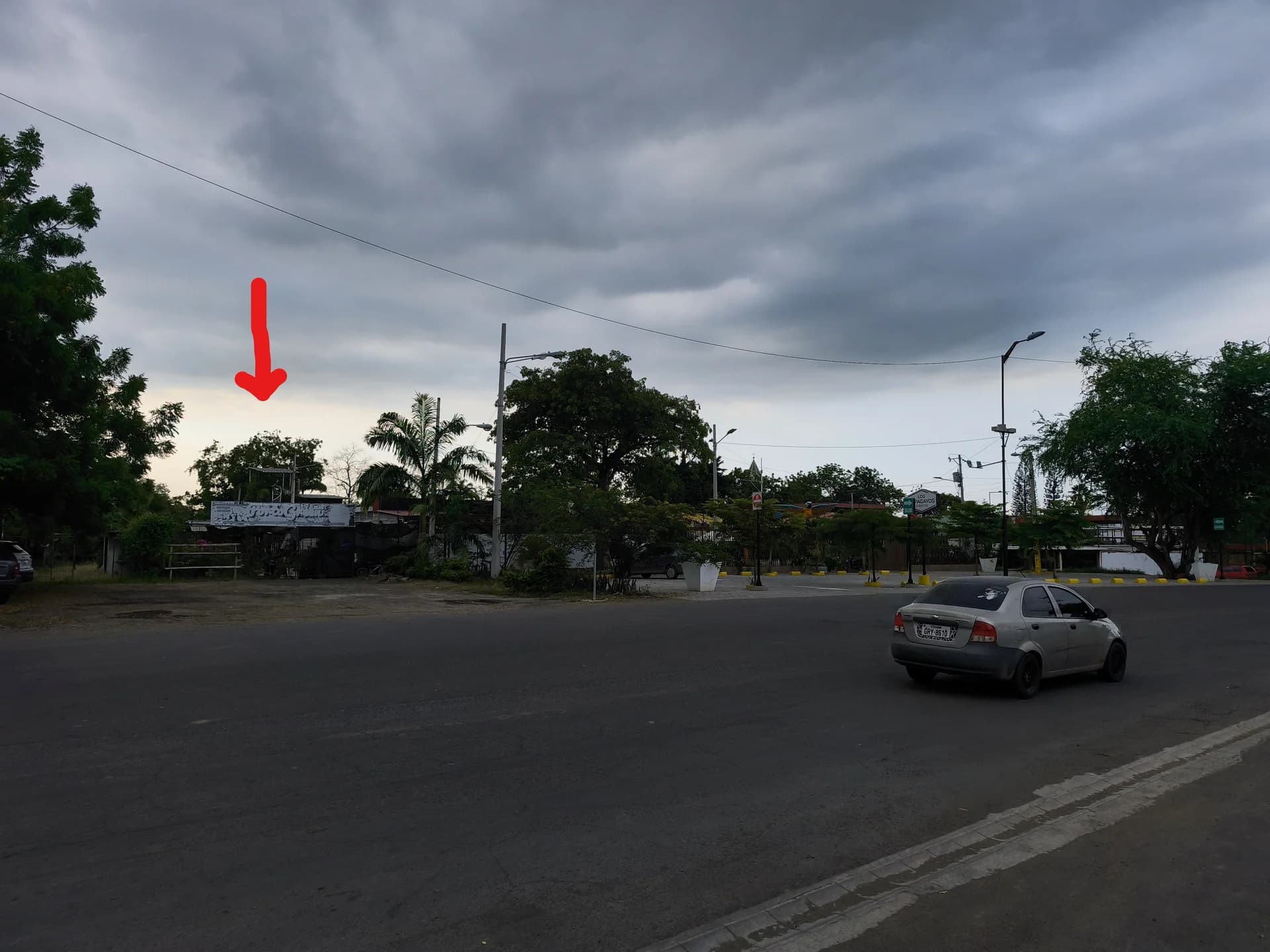 Terreno en venta Portoviejo 693 mts2 zona comercial - Principal