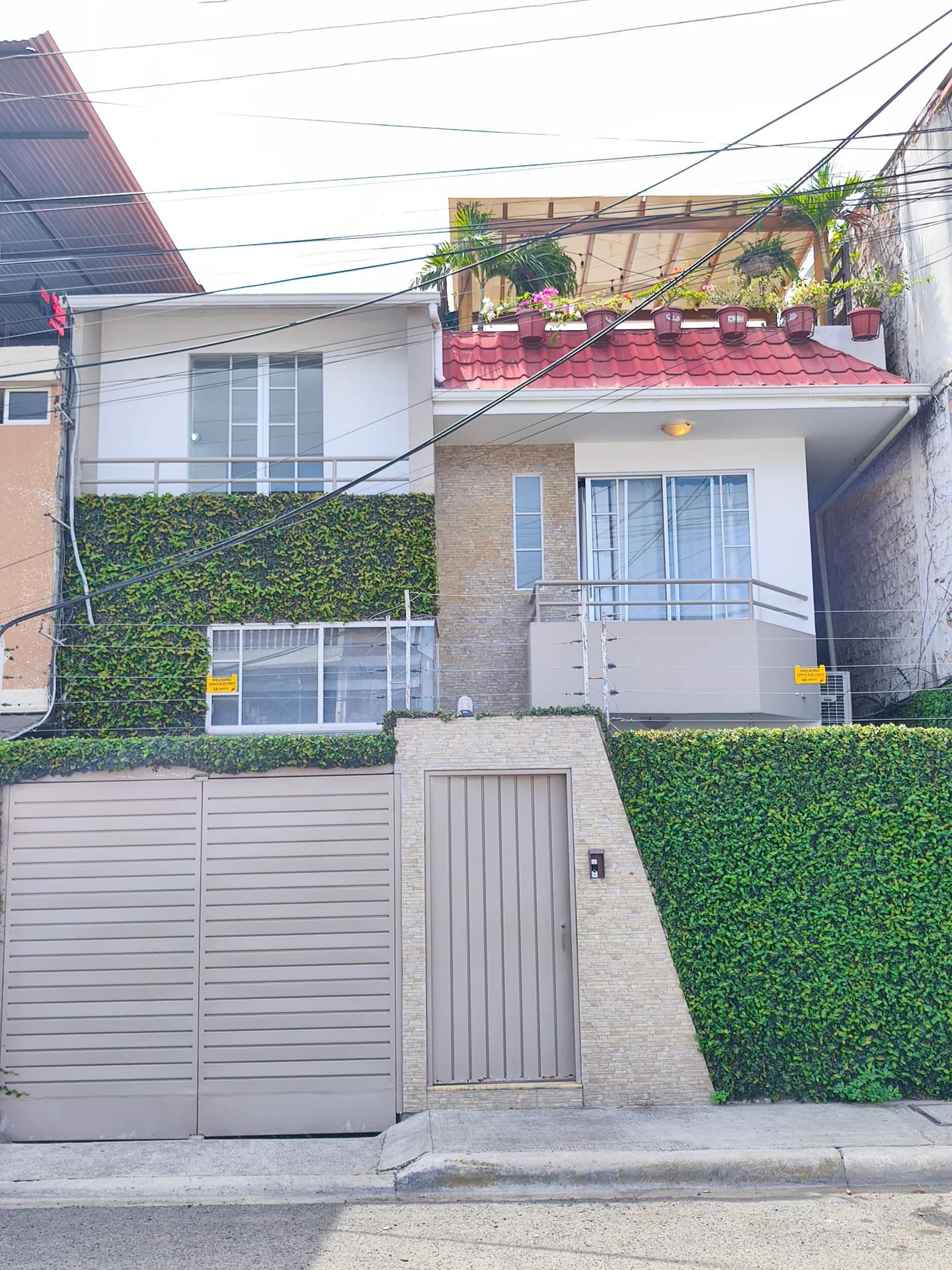 Casa en venta 5 habitaciones en Portoviejo