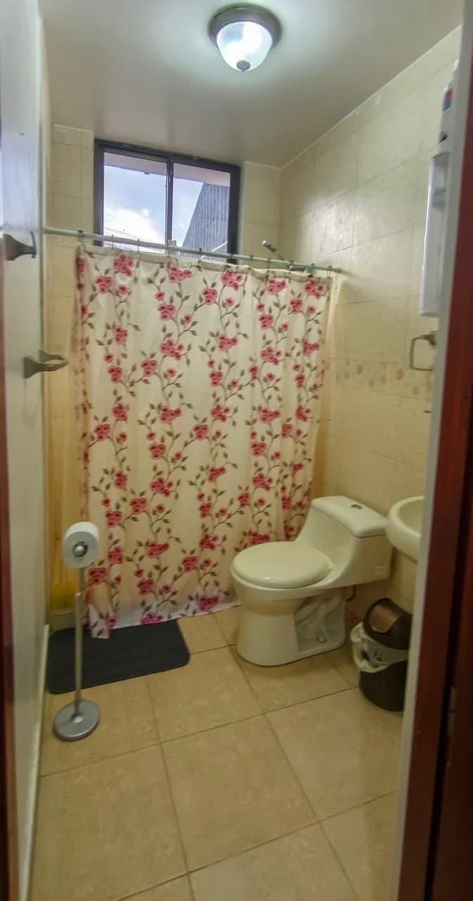 Casa en venta con 10 habitaciones para negocio y vivienda Portoviejo, Manabí - 4
