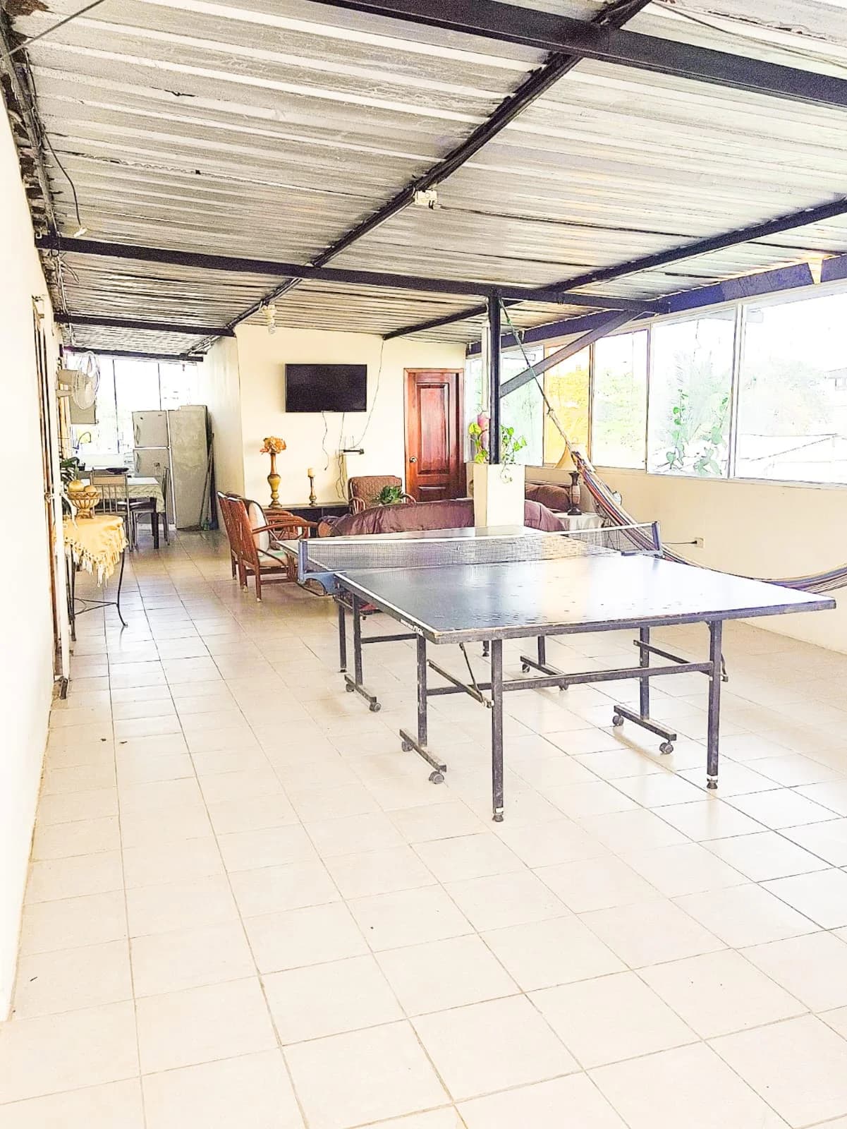Venta de Hostería con 9 Habitaciones en Crucita, Manabí - 5