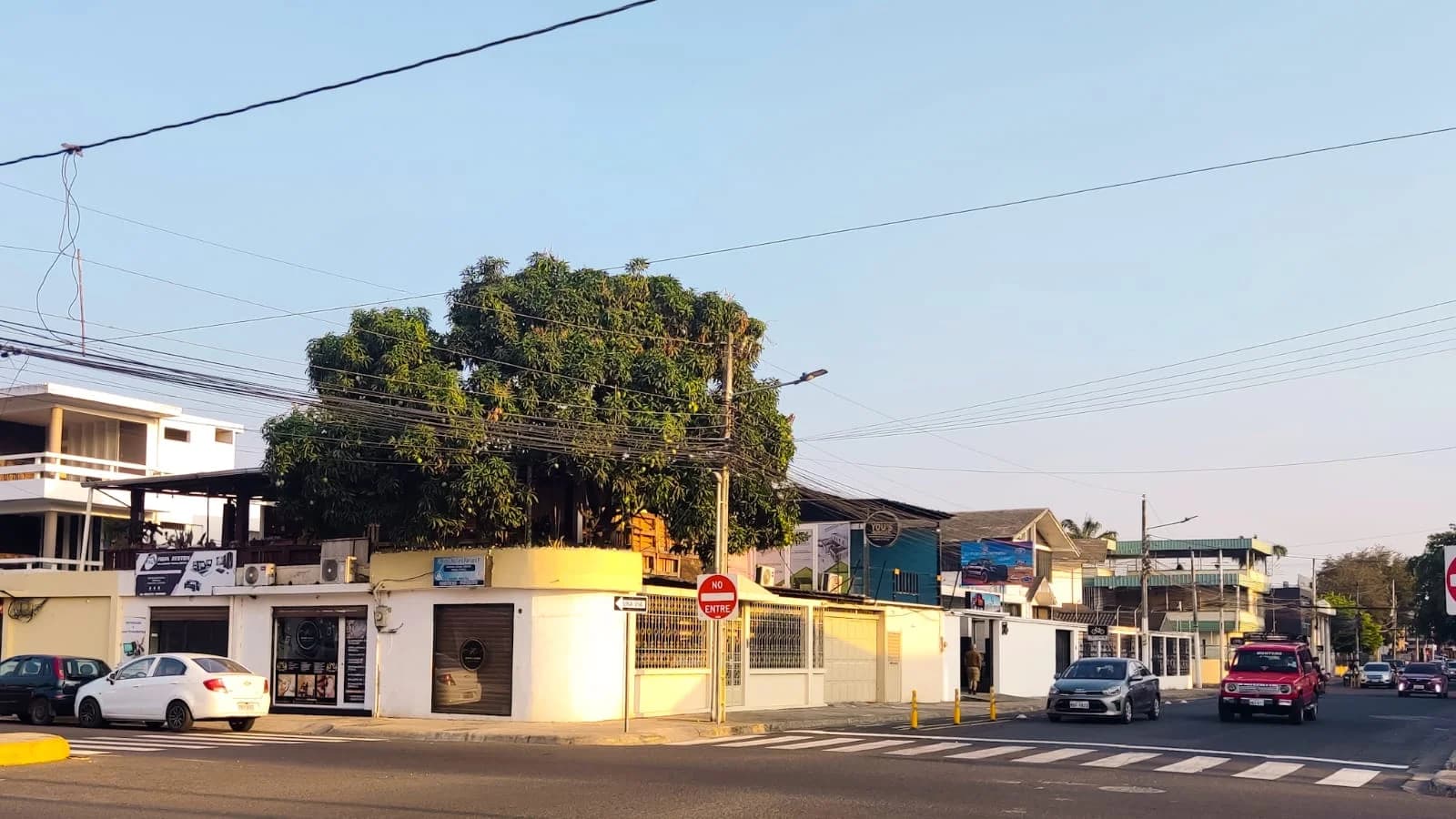 casa en venta con 4 locales para negocio en excelente ubicacion - 3